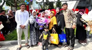 Sukses Raih Gelar Magister, Luluk Humaidah Ajak Generasi Muda Tak Berhenti Menuntut Ilmu