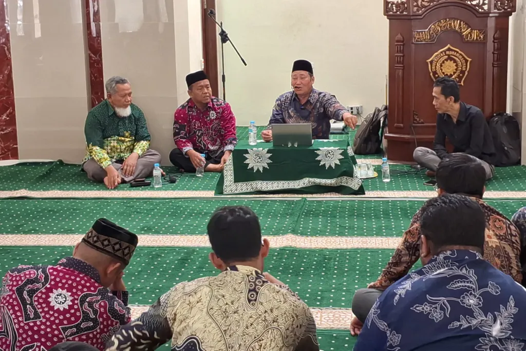 Pengajian Insyiroh di UM Surabaya, KH. Sholihin Ungkap 4 Faktor Pembentuk Perilaku Manusia