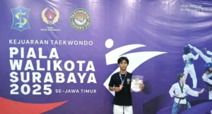 Dimas Agustio, Atlet Taekwondo Smamseven Kembali Harumkan Nama Sekolah di Piala Wali Kota Surabaya