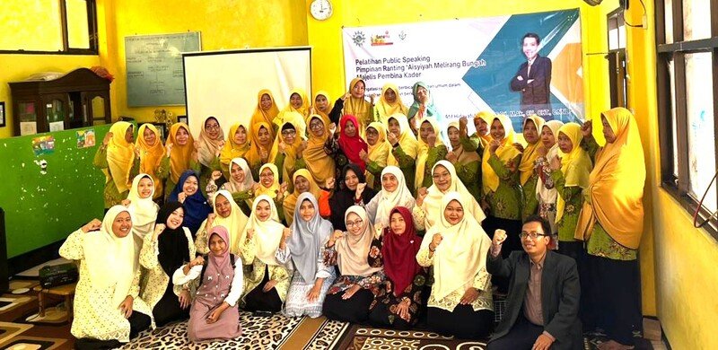 Cetak Perempuan Berani dan Percaya Diri di Depan Umum, PRA Melirang Gelar Pelatihan Public Speaking
