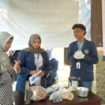 Mahasiswa KKN UMG Olah Sekam Padi Jadi Briket Ramah Lingkungan di Desa Pucung