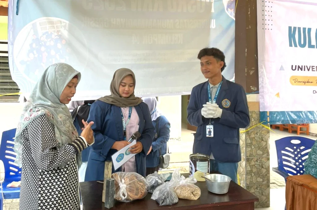 Mahasiswa KKN UMG Olah Sekam Padi Jadi Briket Ramah Lingkungan di Desa Pucung