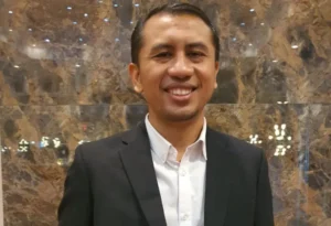 Mengabdi dengan Cinta, Berdakwah Lewat Pelayanan