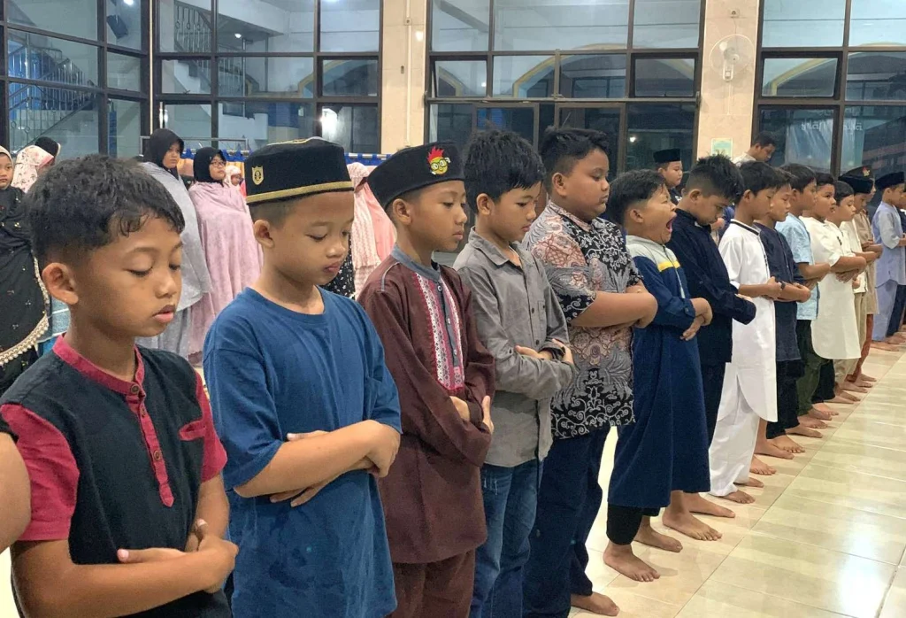 NURMATA SD Sakri: Membentuk Karakter Religius lewat Shalat Tahajud dan Shubuh Berjamaah