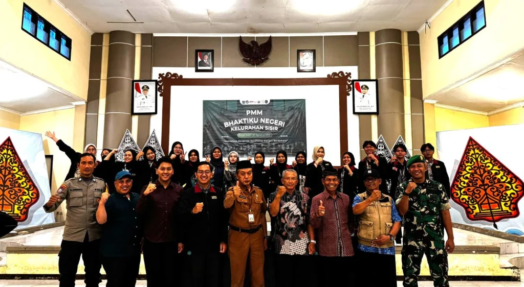 Resmi Dibuka! Pengabdian Mahasiswa UMM di Kelurahan Sisir Angkat Isu UMKM dan Lingkungan