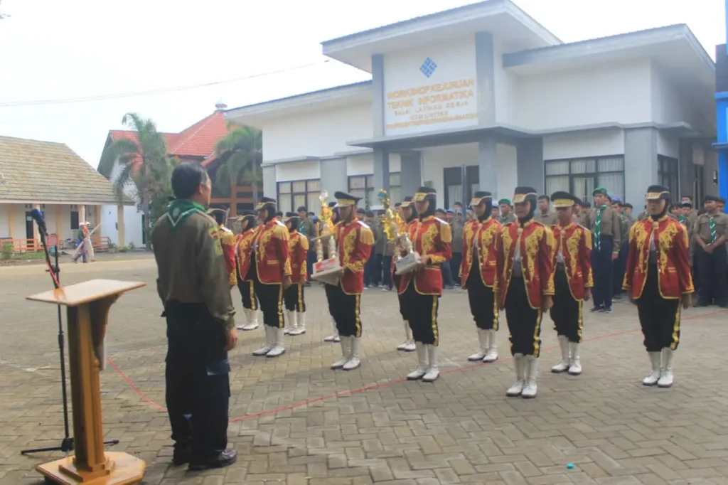 Denpasma SMK Muhammadiyah 2 Gresik Raih Juara Mula 1 LKBB Ujung Kota