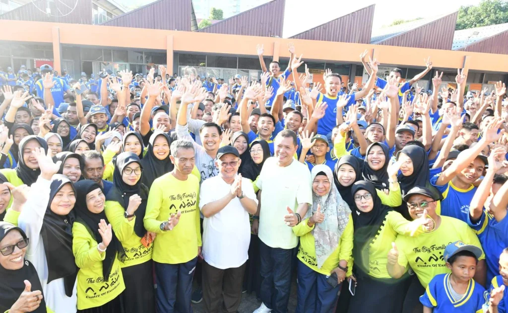 Mendikdasmen Kunjungi SMKN 10 Makassar, Ajak Siswa Miliki Tekad Kuat dalam Meraih Cita-Cita