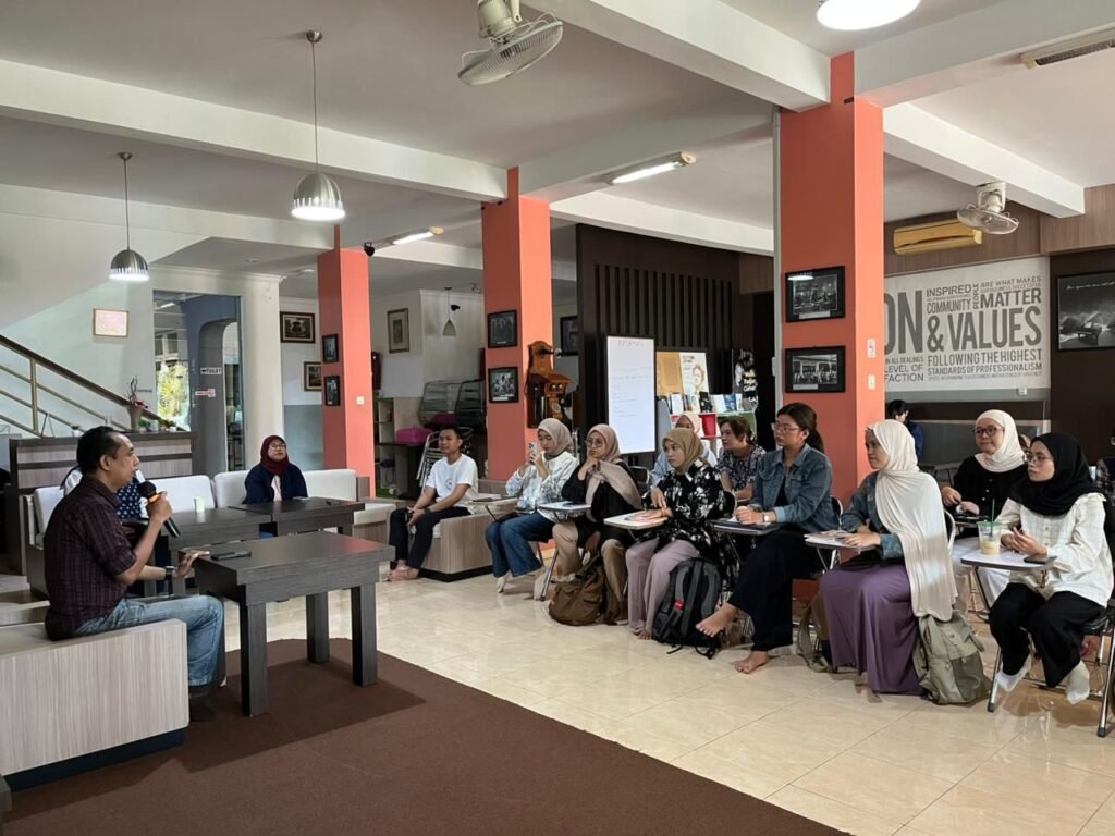 Menulis Adalah Cara Perempuan Merawat Diri