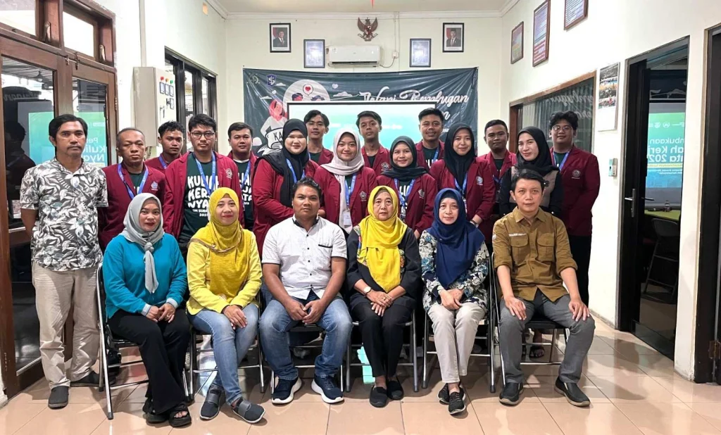 Resmi Dibuka, KKN Kelompok 30 UM Surabaya Hadirkan Program Unggulan SiKADU di Kelurahan Sukomanunggal