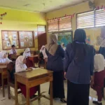 Mahasiswa KKN PGSD UMG Adakan Kegiatan Pembelajaran Interaktif di SDN 138 Gresik