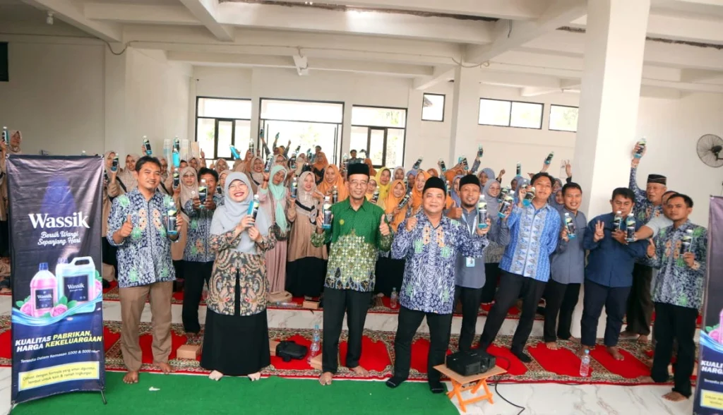 PCM Benjeng Bersama SMK Muhammadiyah 2 Gresik Gelar Soft Launching Wassik, Detergen Cair Bersih dan Wangi