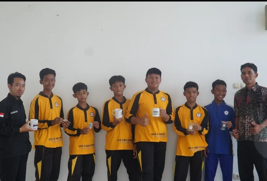 KKNT STIT M Paciran Mengasah Keterampilan Melalui P5 dan Merchandise