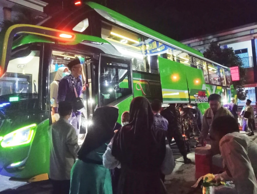 Penyambutan Kedatangan Jamaah Haji KBIHU Khoiru Ummah Banyuwangi