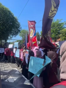 IMM Surabaya Gelar Aksi, Sampaikan Sembilan Tuntutan untuk Pemerintah dan DPRD Kota Surabaya