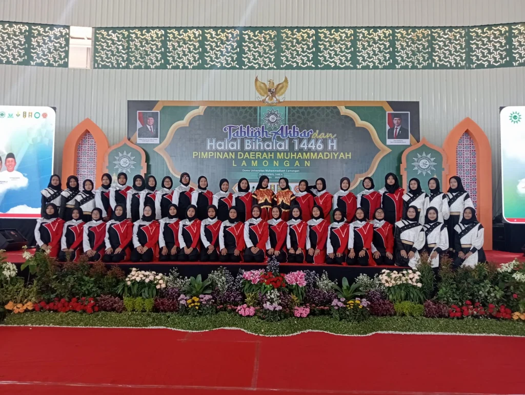 Korps Drumband Putri SMPM 12 Sendangagung Sambut Kedatangan  Mendikdasmen RI di Umla