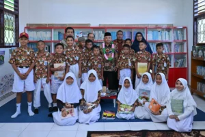 Antusiasme Siswa Mendapat Buku Bacaan Bermutu dari Mendikdasmen
