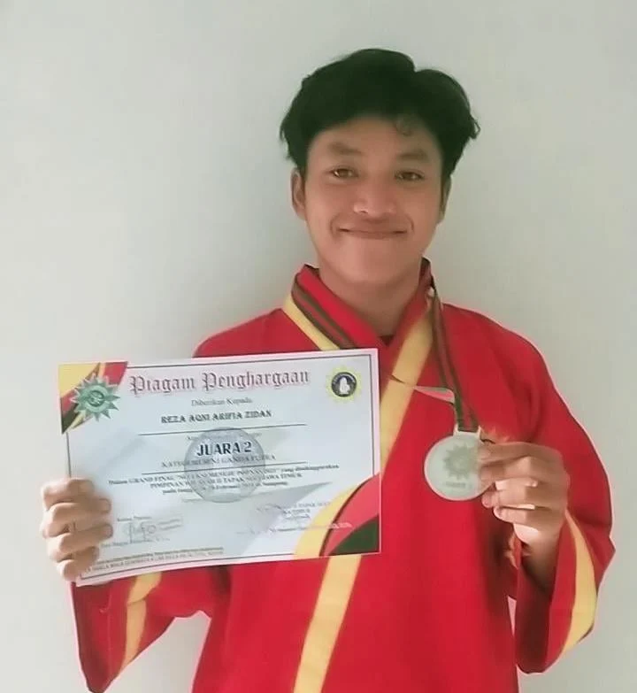 Atlet Tapak Suci Smamda Sidoarjo Raih Perak