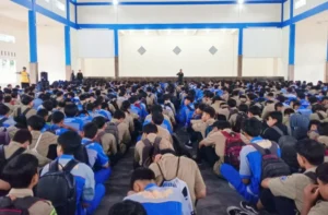 Awali Semester Genap, SMK Muda Genteng Gelar Apel Perdana