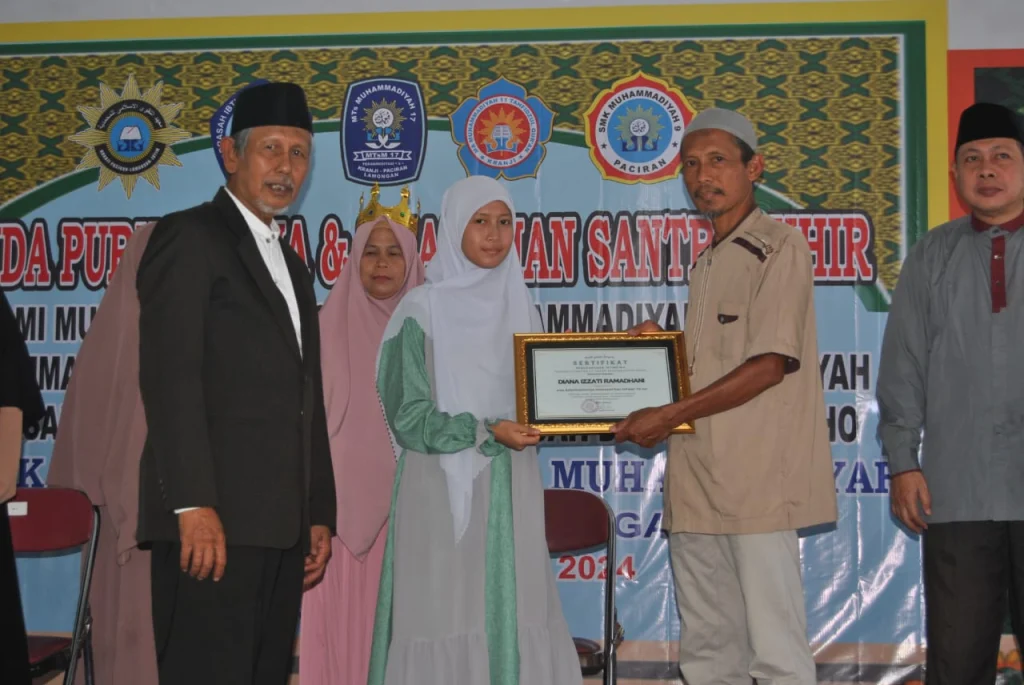Khataman Santri Akhir Teteskan Air Mata Undangan