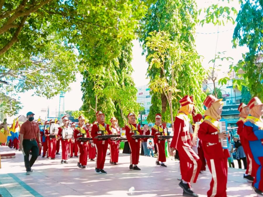 Meriahnya Parade Drumband Menyambut Musywil Muhammadiyah Jatim