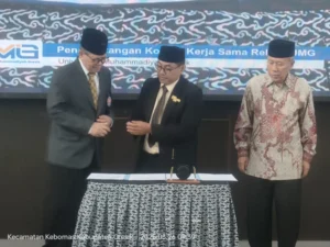 Dilantik sebagai Rektor UMG, Prof Khoirul Anwar Canangkan Kampus Unggul dan Nyaman