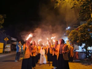 Diterangi Cahaya Obor, PR IPM Pambon Ikuti Takbir Keliling
