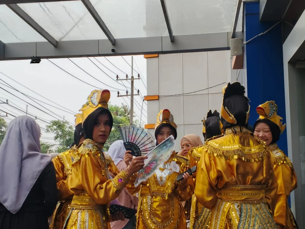 Pagi Gerimis, Warga Smamita Antusias Persiapkan Gelar Karya