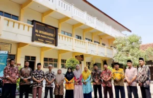 Peringati Hari Kebangkitan Nasional, Guru Mamsaka Kompak Berbatik