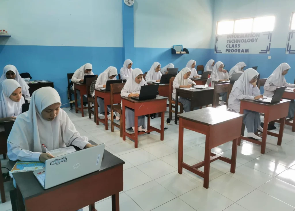 Mamsaka Paciran Gelar PSAJ Berbasis Komputer