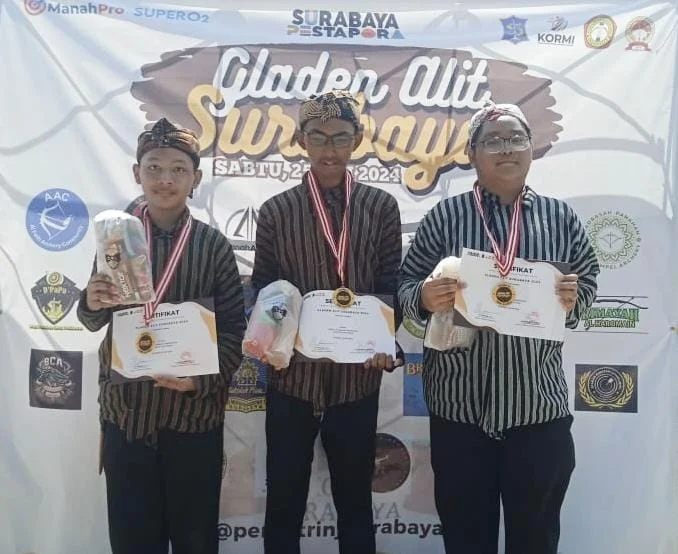 Siswa Sekolahnya Para Pemimpin Juara 1 Panahan Horsebow