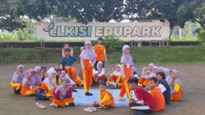 SD Muhammadiyah 9 Surabaya Gelar Tahfidz Camp di Elkisi Edupark