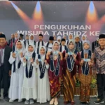 Wakil Ketua PDM Surabaya Apresiasi Wisuda Tahfidz ke-5 SD Muhammadiyah 9 Surabaya