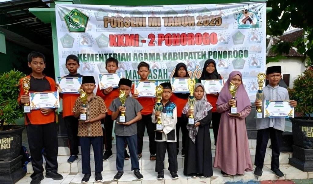 MIM 10 Yanggong Raih Tujuh Trofi di Ajang Porseni KKMI-2 Kabupaten Ponorogo