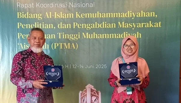 UM Surabaya Borong Empat Penghargaan Bergengsi di Rakornas AIK dan Riset Abdimas PTMA 2025