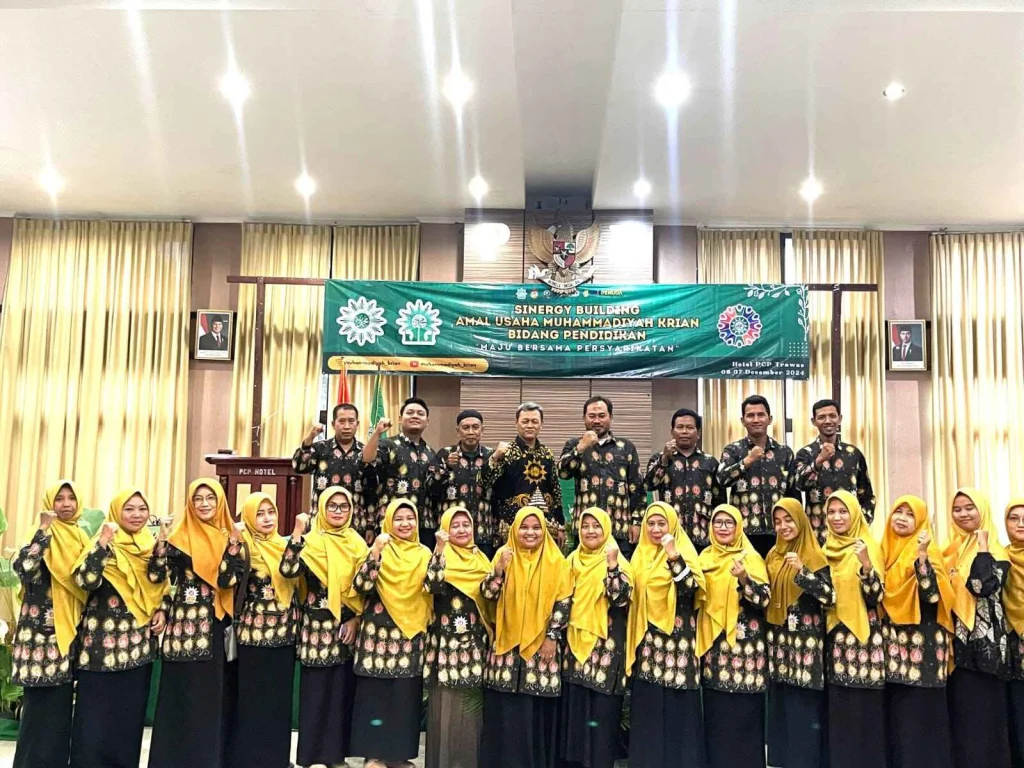 SMP Meka Rajut Kebersamaan di Sinergy Building PCM Krian 2024