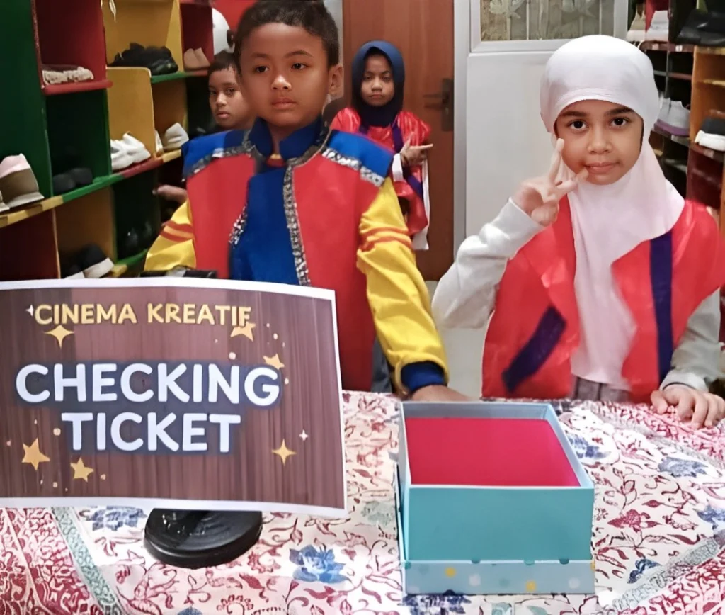 Serunya Nobar Sambil Belajar Leader in Me ala Sekolah Kreatif Baratajaya