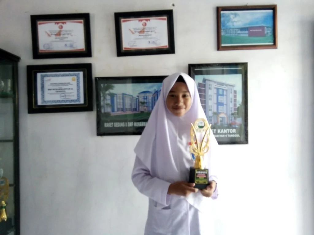 Raih Juara, Sekretaris IPM Harumkan Nama SMP Muhata