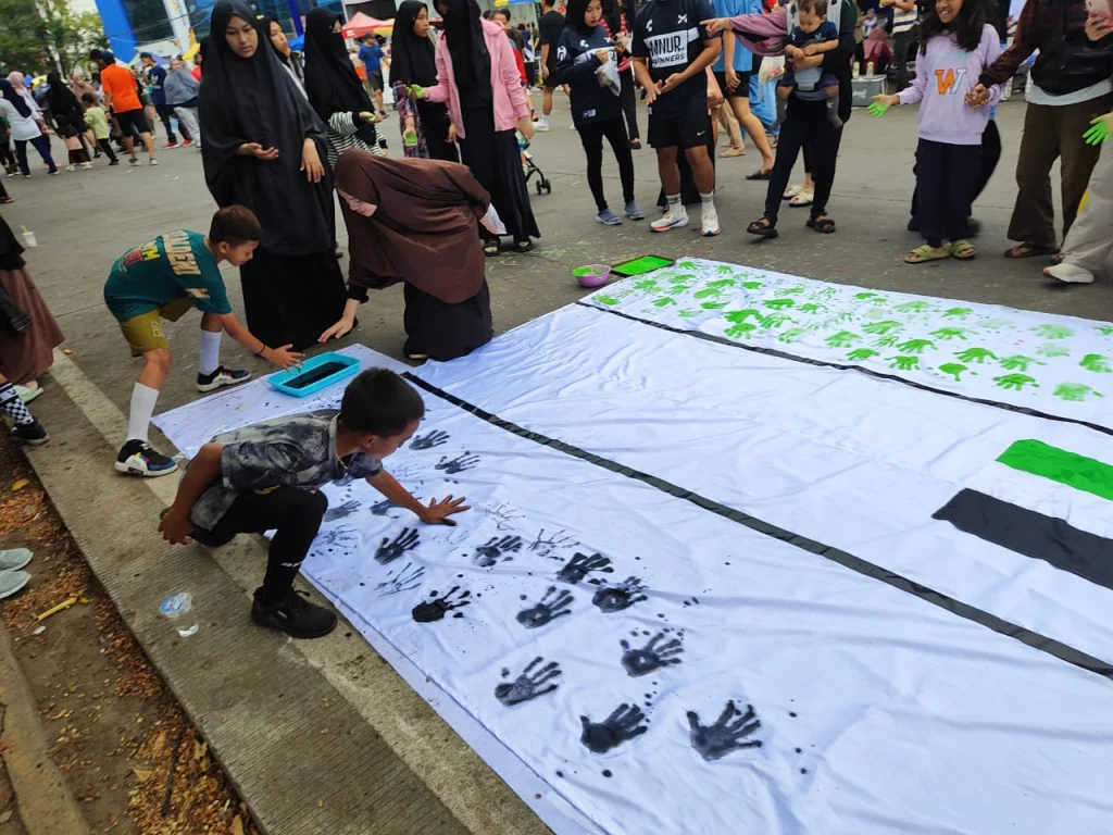 Relawan Makassar Peduli Ajak Masyarakat Bantu Warga Palestina