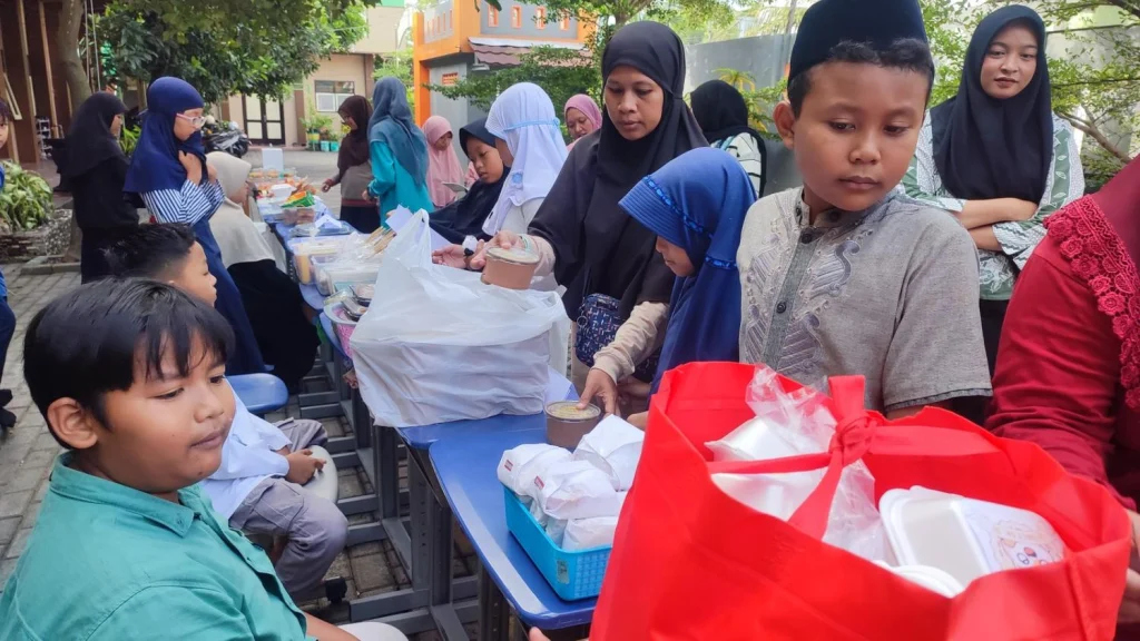 Latih Jiwa Wirausaha Sejak Dini, SD Muhammadiyah Kota Blitar Adakan Market Day untuk Murid Kelas 4