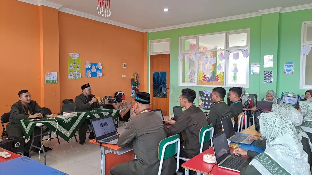 Jadilah Penulis atau Orang Hebat