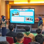 Siswa Smamita Perkenalkan Keberagaman Budaya Indonesia kepada Guest Teacher dari Selandia Baru