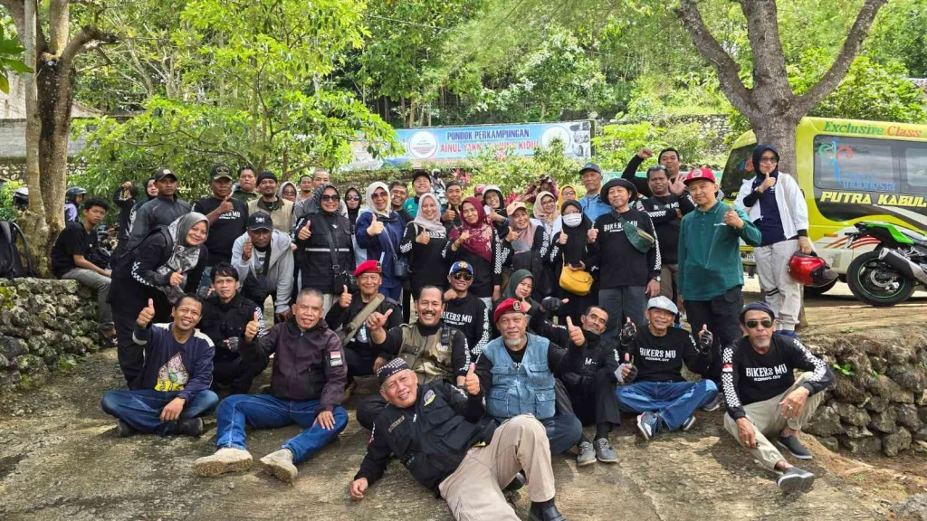 BikersMU Korwil DIY Gelar Tadabur Sosial di Ponpes Ainul Yakin Tepus