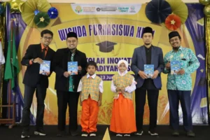 Launching Buku Antologi Cerpen dan Inovatif Vest Warnai Gelaran Wisuda Sekolah Inovatif