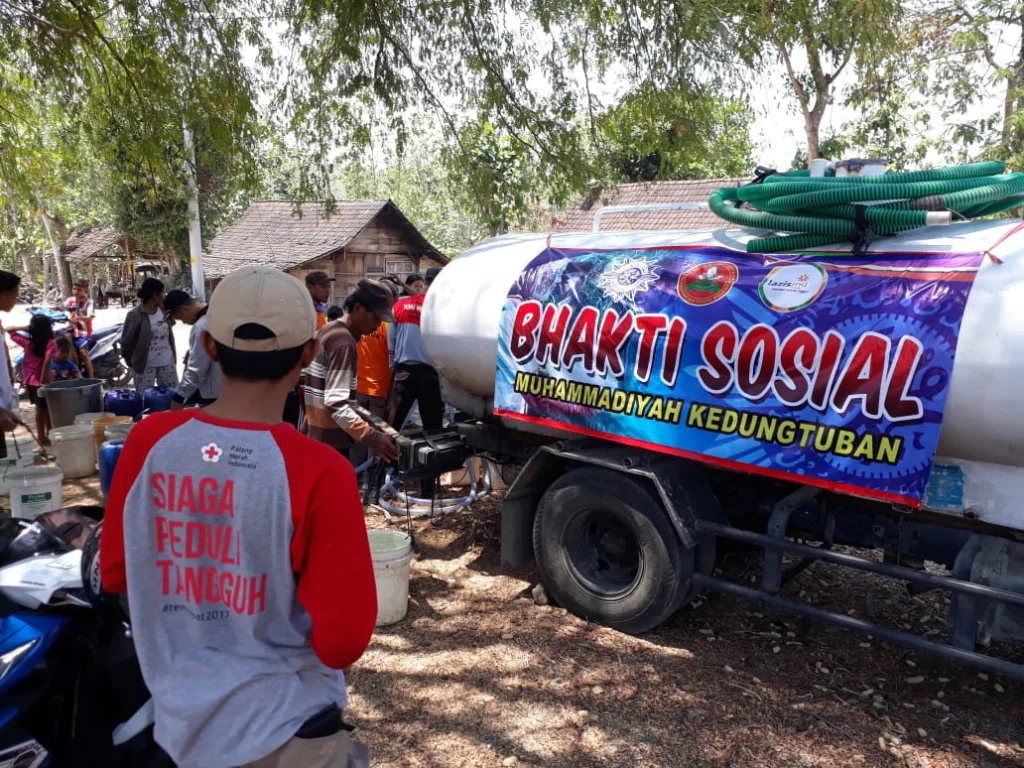 Muhammadiyah Blora Salurkan 118 Truk Tangki Air Atasi Kekeringan