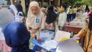 Melatih Jiwa Wirausaha Sejak Dini, SD Muhammadiyah Kota Blitar Menggelar Market Day