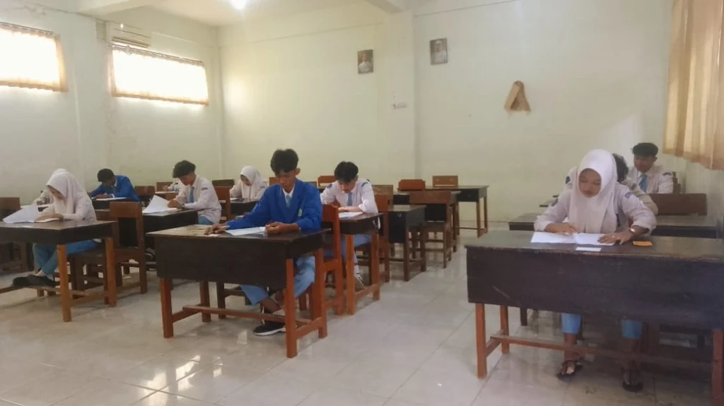 Hari Pertama PAT dan PTS, SMA Muha Genteng Tekankan Kedisiplinan Siswa