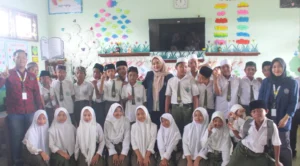 Tingkatkan Pemahaman Hukum, KKN Kelompok 17 UMG Gelar Sosialisasi di MI Ihyaul Islam