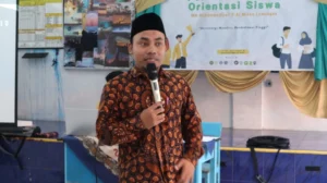 Merendah, Sebuah Kisah dalam Pengantar Buku Tasawuf Modern