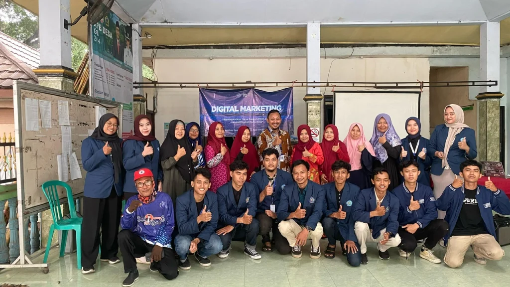 Mahasiswa KKN Tematik Kelompok 42 Desa Giri Gelar Sosialisasi Digitalisasi Marketing dan Sertifikasi Halal