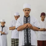 Tiga Orang yang Shalatnya Tertolak